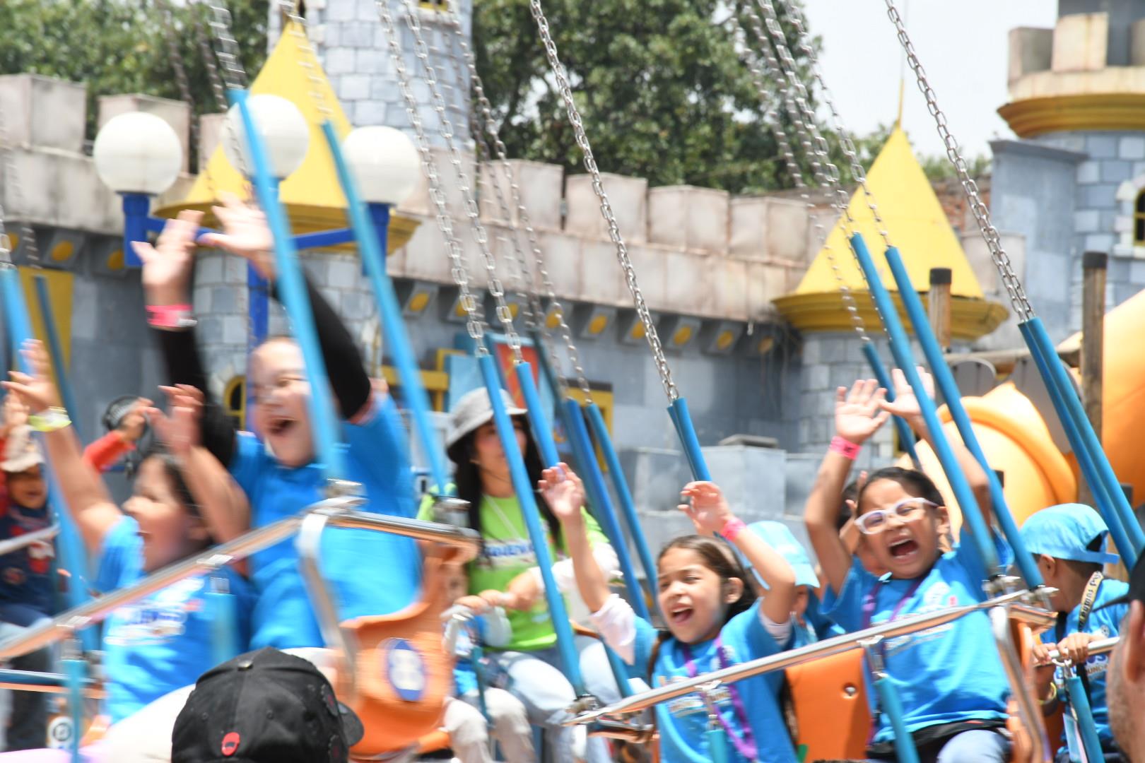 Curso de Verano 2026, Visita a Six Flags México